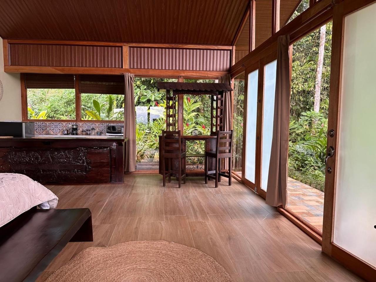 阿拉安比贵小屋酒店 Sarapiquí 外观 照片